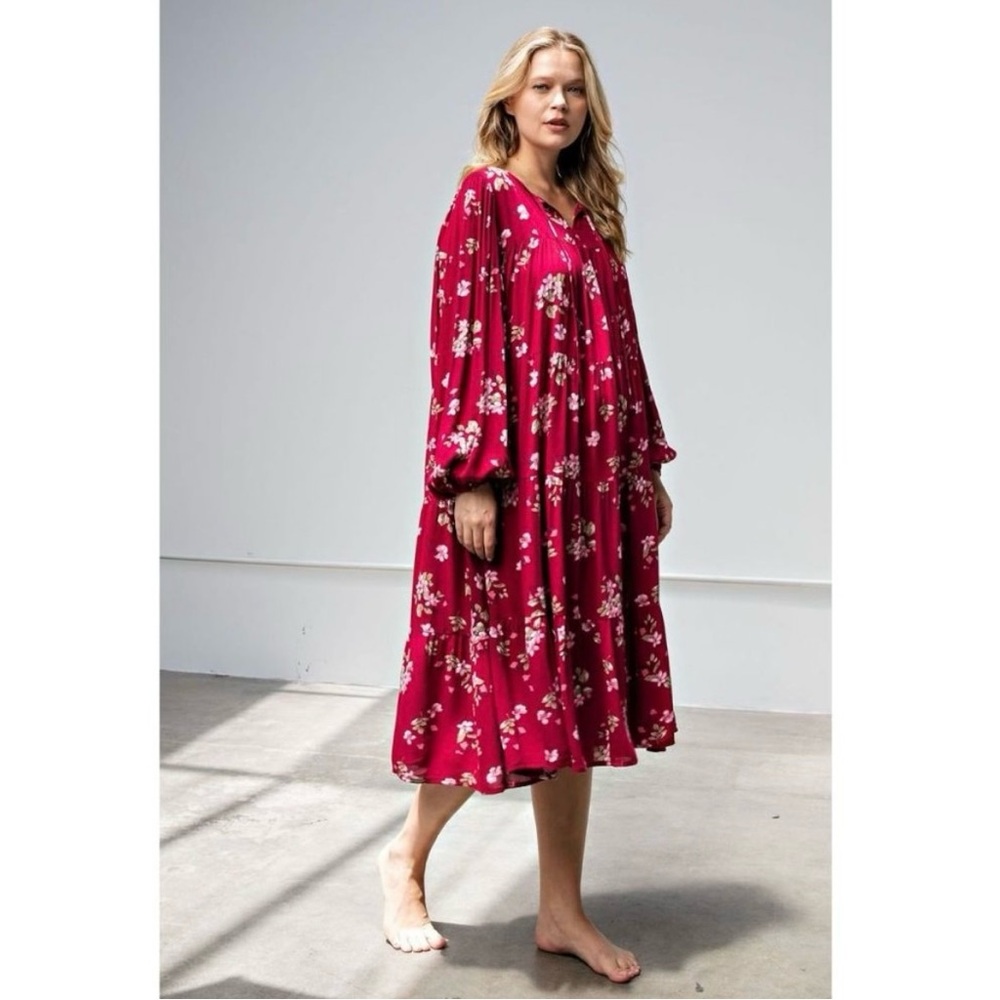 Easel Burgundy Floral dress flowy and prefect fo Spring! Medium